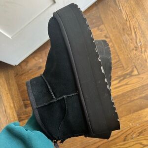 UGG Classic Ultra Mini Platform Boot WITH DEFECT